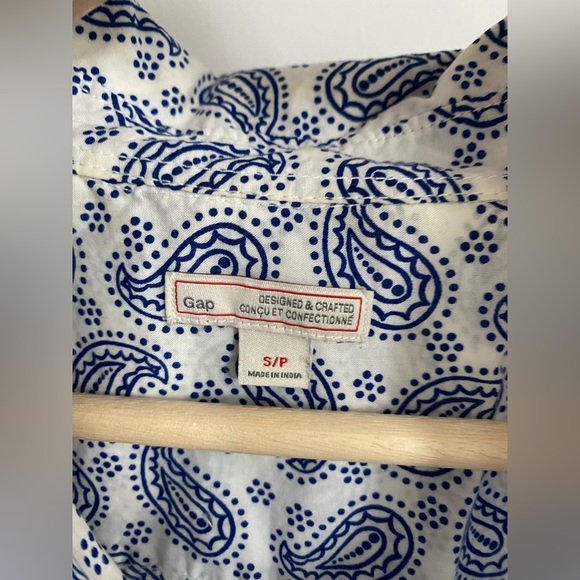 Gap Shirt Small size / 100% cotton / comfortable for spring and summer days - Picture 3 of 3